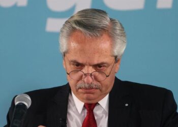 Alberto Fernández aseguró que comenzará una “transición ordenada” con Javier Milei