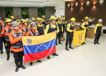 Bomberos de Venezuela llegaron a Bolivia para combatir los incendios forestales (Imágenes)