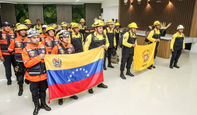 Bomberos de Venezuela llegaron a Bolivia para combatir los incendios forestales (Imágenes)