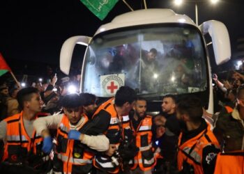 Israel excarceló a los primeros 39 presos palestinos como parte del acuerdo con Hamás