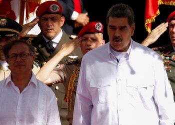 Mandatarios de Venezuela y Colombia se reúnen en palacio presidencial en Caracas
