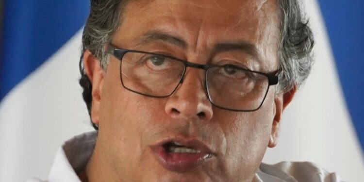 Colombia: Petro demandará a expresidente por acusaciones de narcotráfico