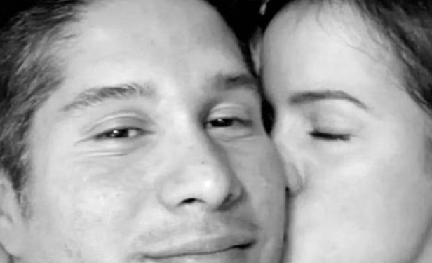 ¡Bombazo! Chyno Miranda se casó con Astrid Falcón (FOTO)