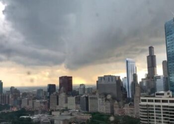 Varios tornados y tormentas peligrosas amenazaron a 20 millones de personas en algunos estados de EEUU