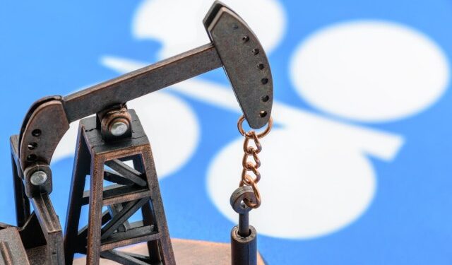 Desacuerdos en la Opep+ ante la caída de precios del petróleo