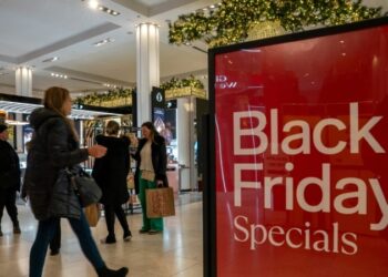 Consumidores acuden a internet en espera de rebajas del Cyber Monday