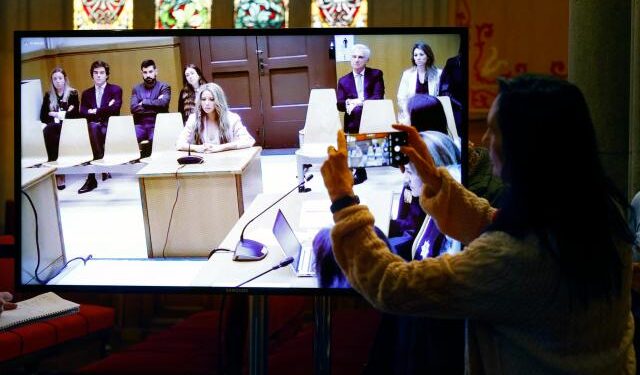 Cariño, besos y carteles pidiendo “justicia”: el calor para Shakira de sus incondicionales