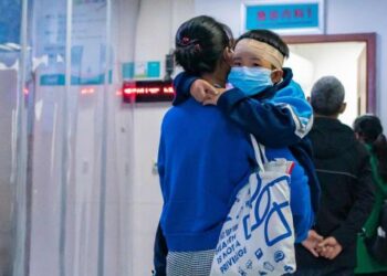 China dice que “no hay razones para preocuparse” por brote de enfermedades respiratorias