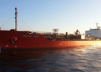 Armada de EEUU captura a atacantes que retenían petrolero vinculado a Israel