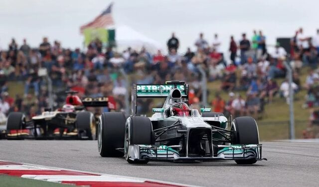 Un monoplaza de F1 de Lewis Hamilton se vende por una insólita suma récord