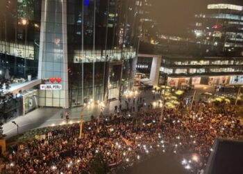 Fiesta Vinotinto en Lima: plantel de Venezuela llegó a la capital peruana y la locura estalló en sus calles (VIDEOS)