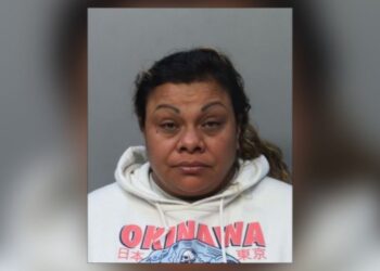 Ataque de celos en Miami: Apuñaló a su novio en el ojo con una aguja contra la rabia por mirar a otras mujeres