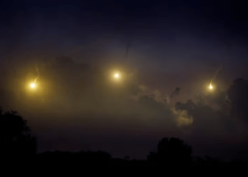 Israel responde con bombardeos a los ataques de Hezbolá