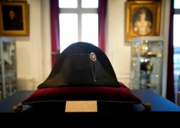Un icónico sombrero de Napoleón se subastó en Francia por una millonada