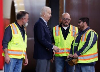 Desde bromear con armas nucleares a llamar “congresista” a Trump: El discurso plagado de errores de Biden en Colorado