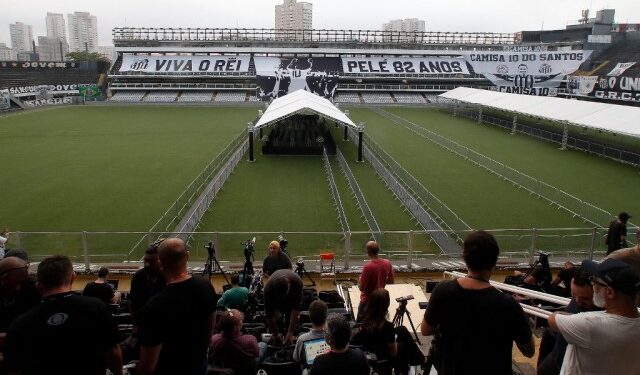 Santos descartó hacer acto público en el primer aniversario de la muerte de Pelé