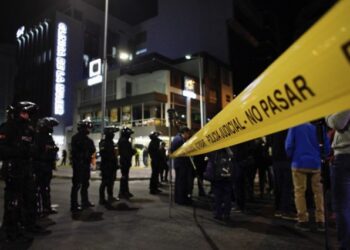 Muere la madre de los cuatro niños masacrados por sujetos armados en su vivienda en Ecuador