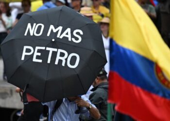 Petro derogó decreto que prohibía poseer, distribuir y comercializar drogas en Colombia