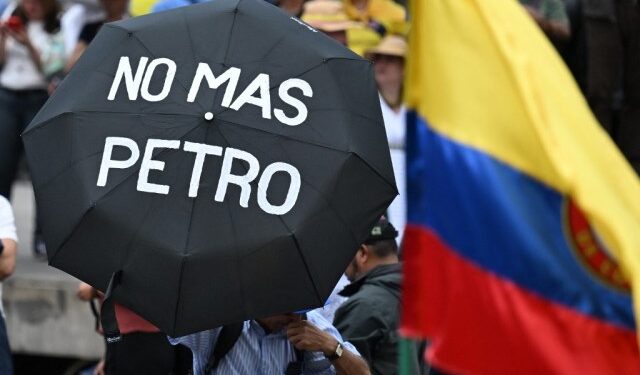 Petro derogó decreto que prohibía poseer, distribuir y comercializar drogas en Colombia