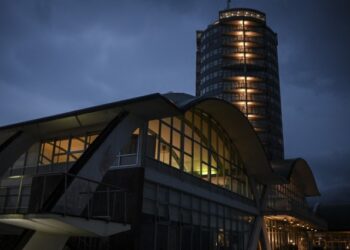 Caraqueños rechazan mega espectáculo de pirotecnia que realizarán en el Hotel Humboldt