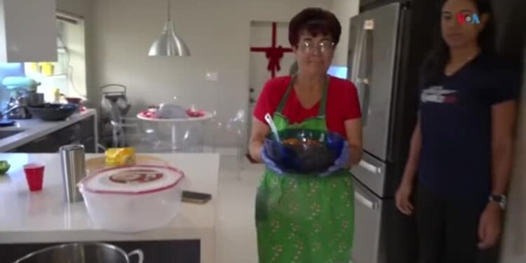 La tradición de las hallacas por Navidad en EEUU: “Nos hace sentir más cerca de Venezuela”