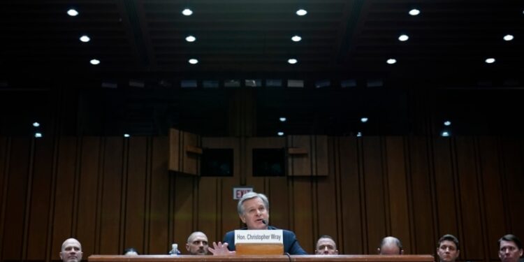 El director del FBI advierte contra el debilitamiento de la capacidad de vigilancia de EEUU