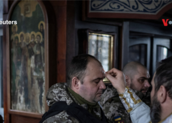 En fotos: Soldados ucranianos celebran su primera Navidad en medio de la invasión de Rusia