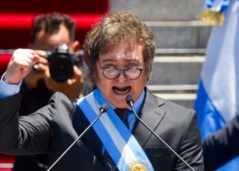 Argentina dejará de renovar miles de contratos del estado