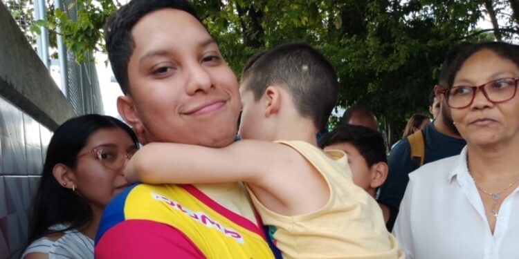 Excarcelan a estudiante acusado de conspiración en Venezuela