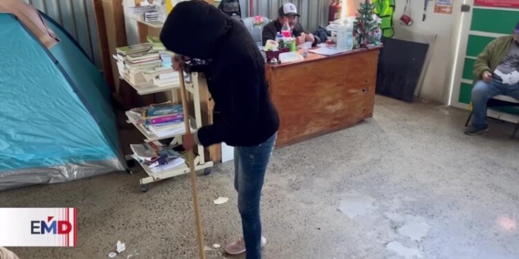 Migrantes en albergues de frontera norte de México dicen que CBP ONE es más lento para ellos