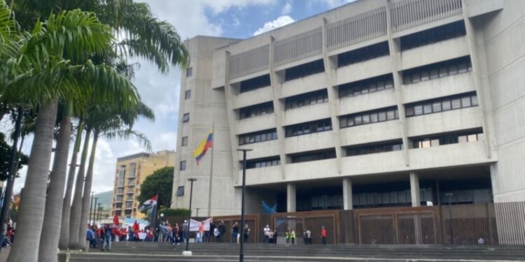 Tribunal Supremo de Venezuela solicita a la Contraloría información sobre inhabilitación de María Corina Machado