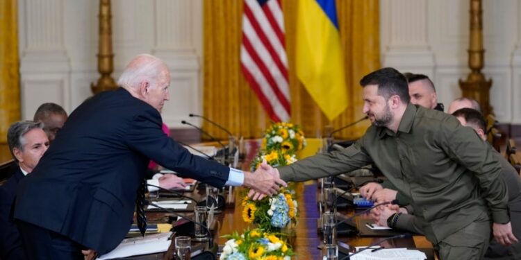 Las negociaciones por la frontera sur amenazan con lastrar los fondos de EEUU para Ucrania e Israel