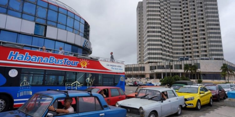 Cuba no logra frenar crisis económica cada vez más profunda, PIB se contraería este año: ministro