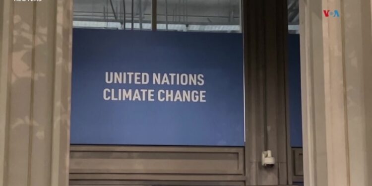 Enfrentamiento sobre combustibles fósiles impide el cierre de la COP28