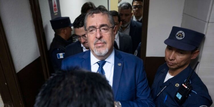 Guatemala: Presidente electo Bernardo Arévalo denuncia a la fiscalía y al juez que arremeten en su contra