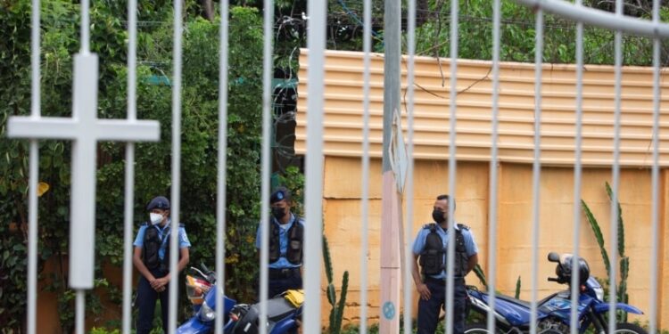 Nicaragua: opositores denuncian que gobierno de Daniel Ortega quiere “desaparecer” a la Iglesia