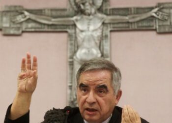 Tribunal del Vaticano condena a cardenal por malversación en juicio sobre finanzas