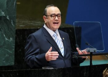 Giammattei rechaza «acciones intimidatorias», tras restricciones de EEUU a guatemaltecos