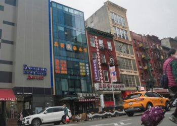 Un documental británico alega que China influye en las universidades y espía a los hongkoneses en el Reino Unido