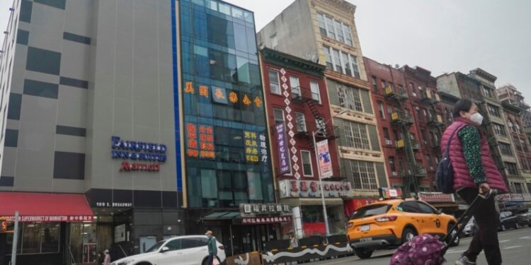 Un documental británico alega que China influye en las universidades y espía a los hongkoneses en el Reino Unido