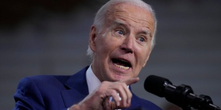 Republicanos aprueban formalizar investigación sobre juicio político contra el presidente Joe Biden