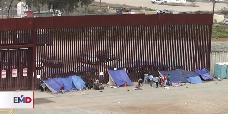 Migrantes reclaman más citas en Tijuana a través de CBP One