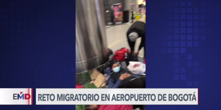 Aumenta crisis migratoria en aeropuerto de Bogotá
