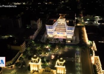 Biblioteca Nacional atrae a los salvadoreños, aún sin dar acceso a los libros