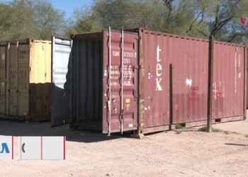 Reconvierten contenedores que formaban muro fronterizo en Arizona
