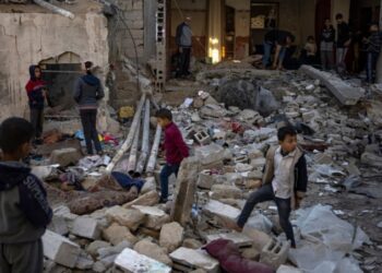 Israel golpea Gaza y continúa su ataque contra Hamás