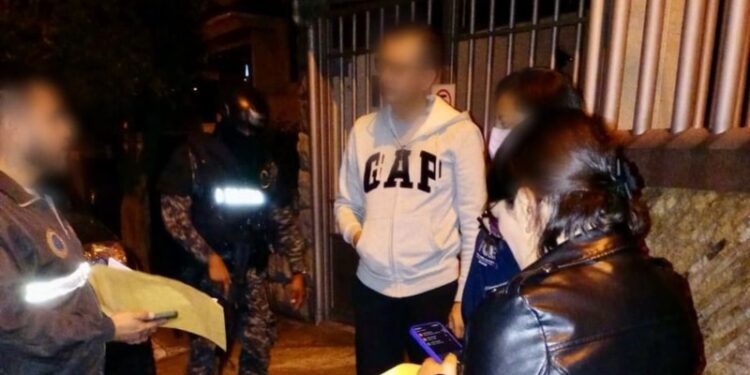 Fiscalía ecuatoriana despliega “el más grande operativo” contra la corrupción y el narcotráfico