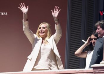 Conozca a Karina Milei, ‘La jefa’ que ha acompañado la campaña del presidente argentino Javier Milei