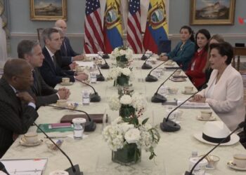 Continúa la incertidumbre en medio del enfrentamiento entre la Casa Blanca y legisladores republicanos en torno a la ayuda a Ucrania.