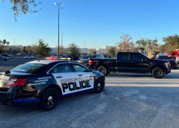 Tiroteo en mall de Florida deja varios heridos